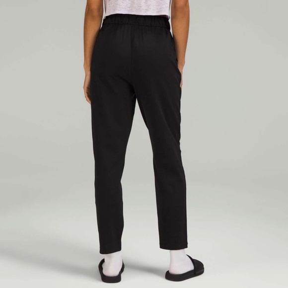 Lululemon Stretch High Rise Pant 7/8 Length in Black Size 8 - Picture 3 of 10